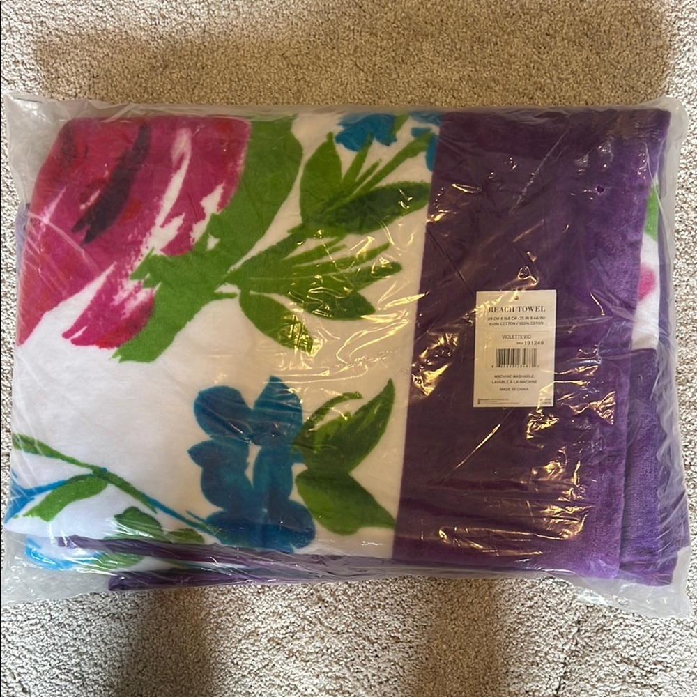 NEW Steve Madden Floral Purple and White Towel